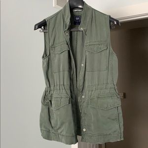 GAP olive green utility vest sleeveless jacket